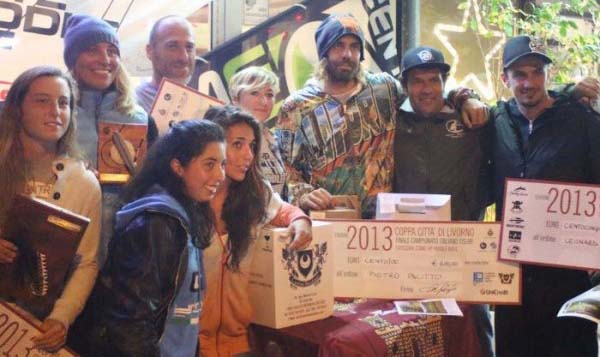 foto-di-gruppo-podio-uomini-e-donne-600x400