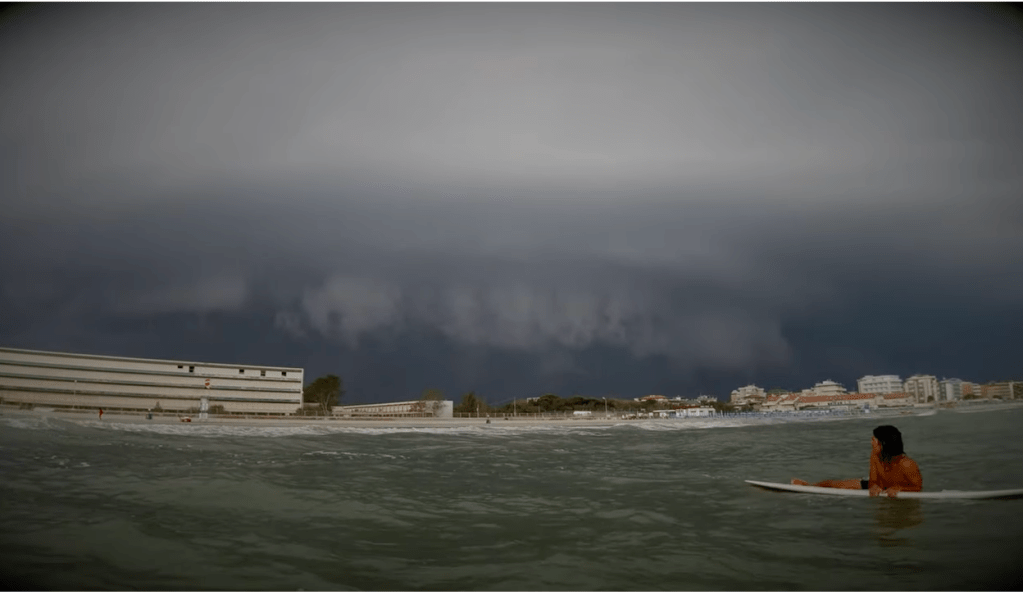 Surfando col temporale